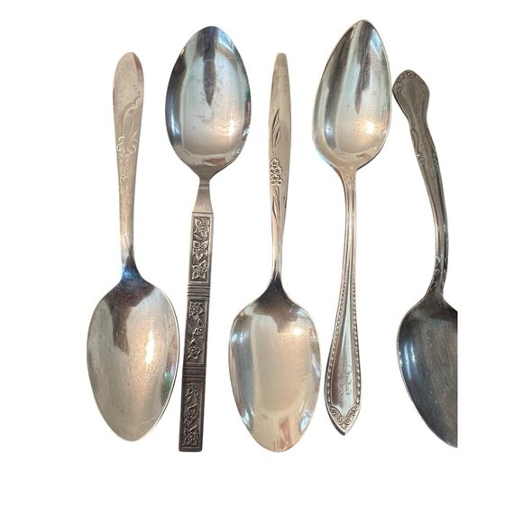 Vintage Mixed Lot Silverplated and Stainless Silverware Assorted Lot of 8 - Picture 5 of 13